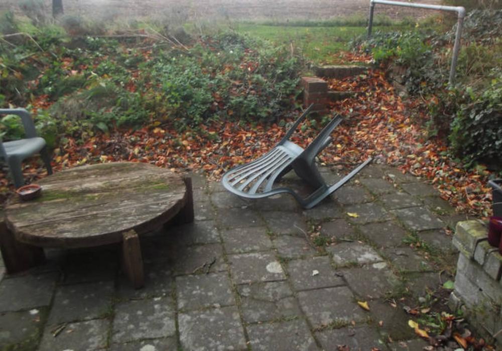 omgewaaide tuinmeubels, meubels vastmaken
