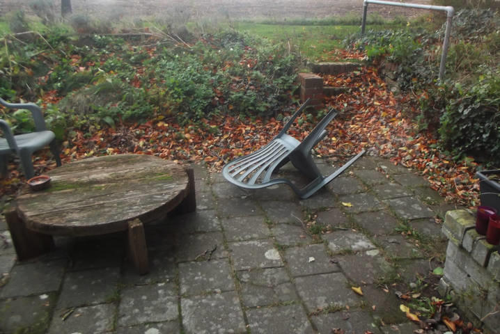 omgewaaide tuinmeubels, meubels vastmaken