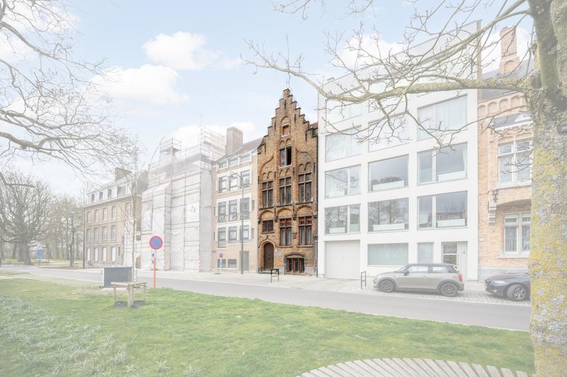 Eclectische burgerwoning nabij stadscentrum